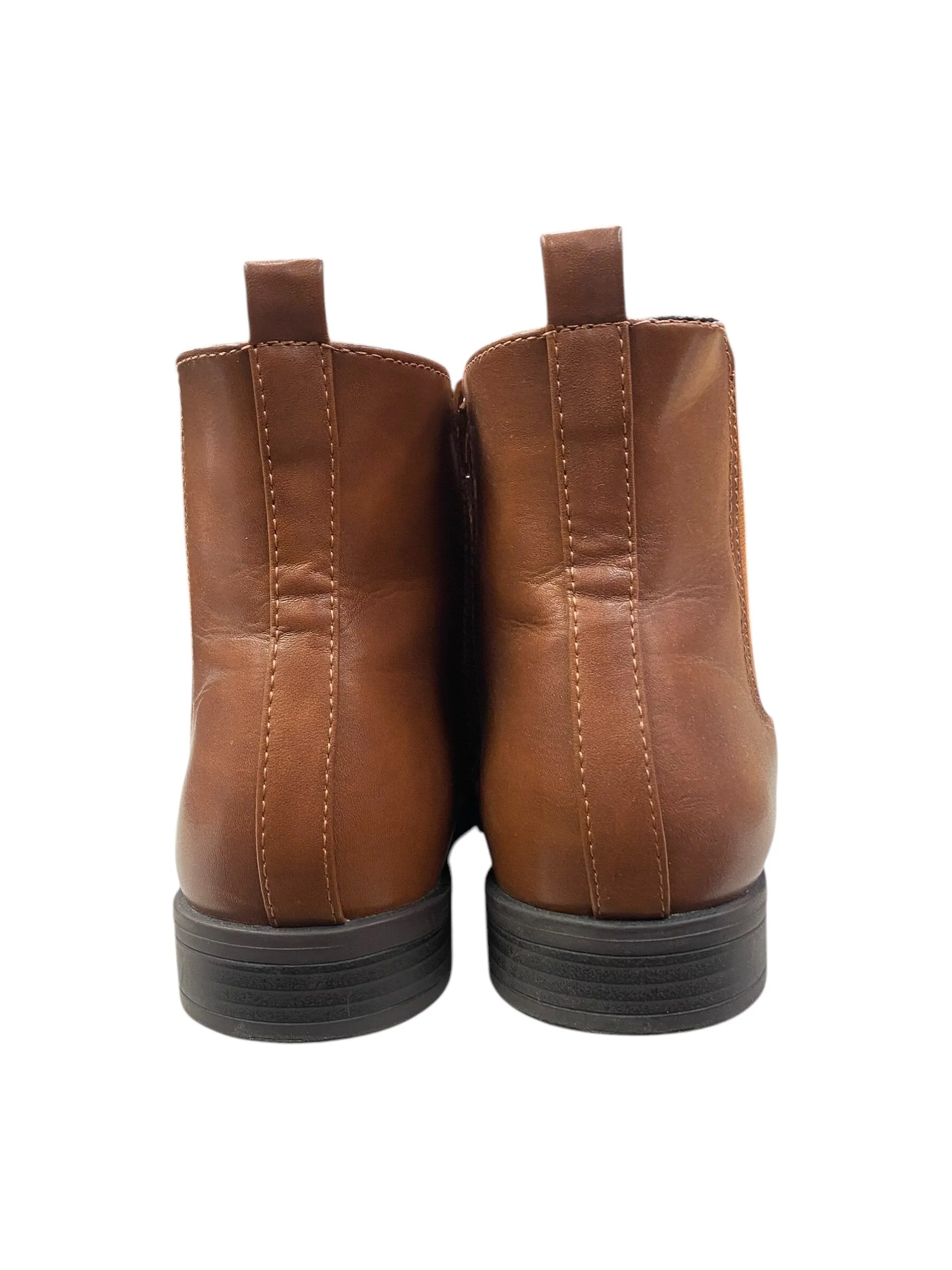 Boots Ankle Flats By Clothes Mentor In Brown, Size: 10