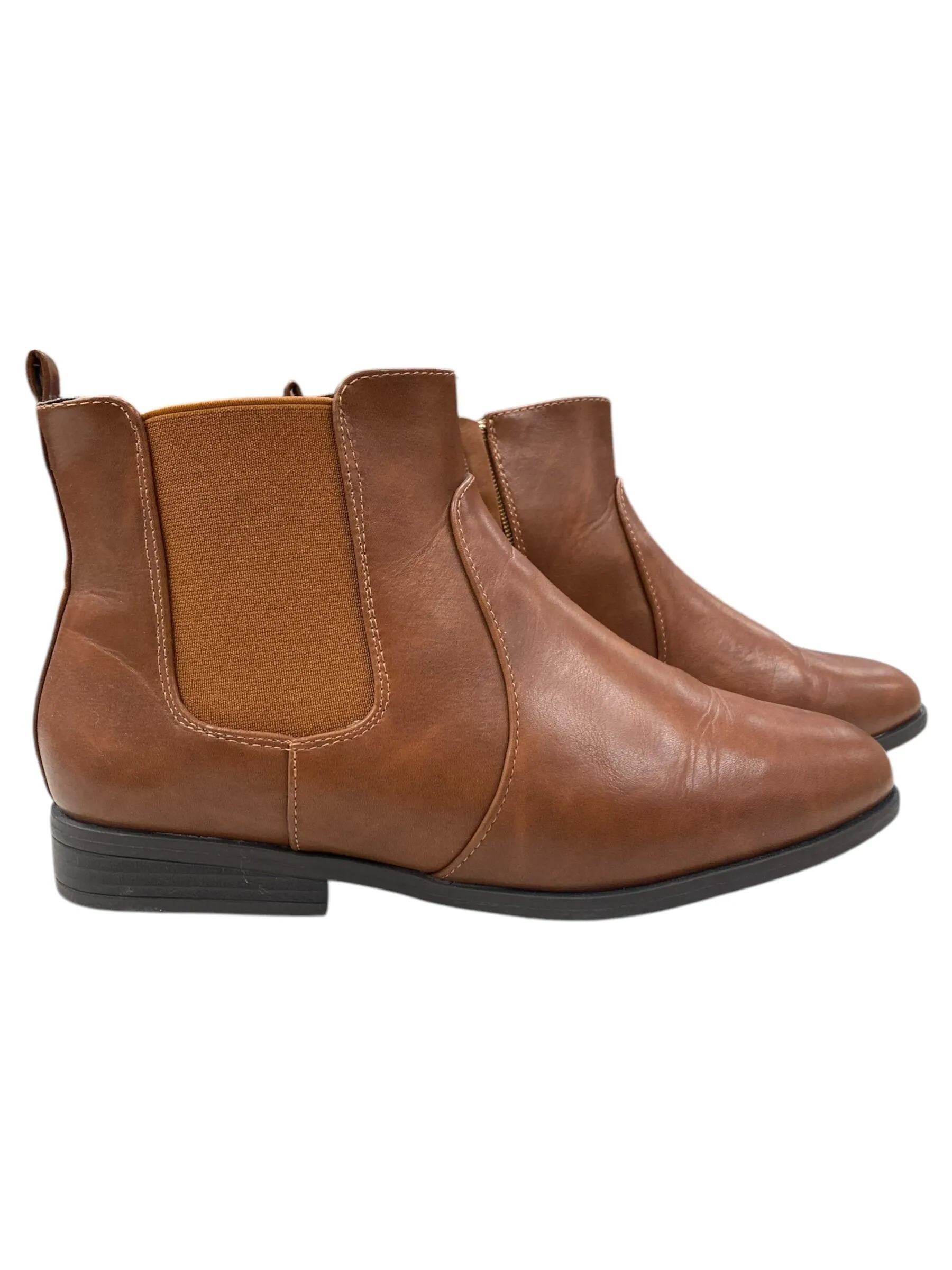 Boots Ankle Flats By Clothes Mentor In Brown, Size: 10