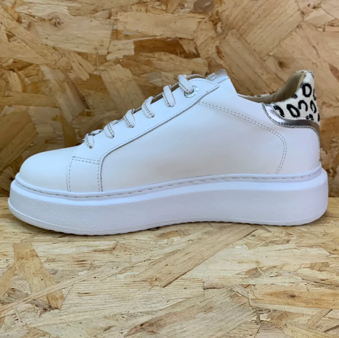 Carmela Womens Leather Fashion Trainers - White / Silver