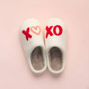 Fuzzy Slippers - XOXO *final sale