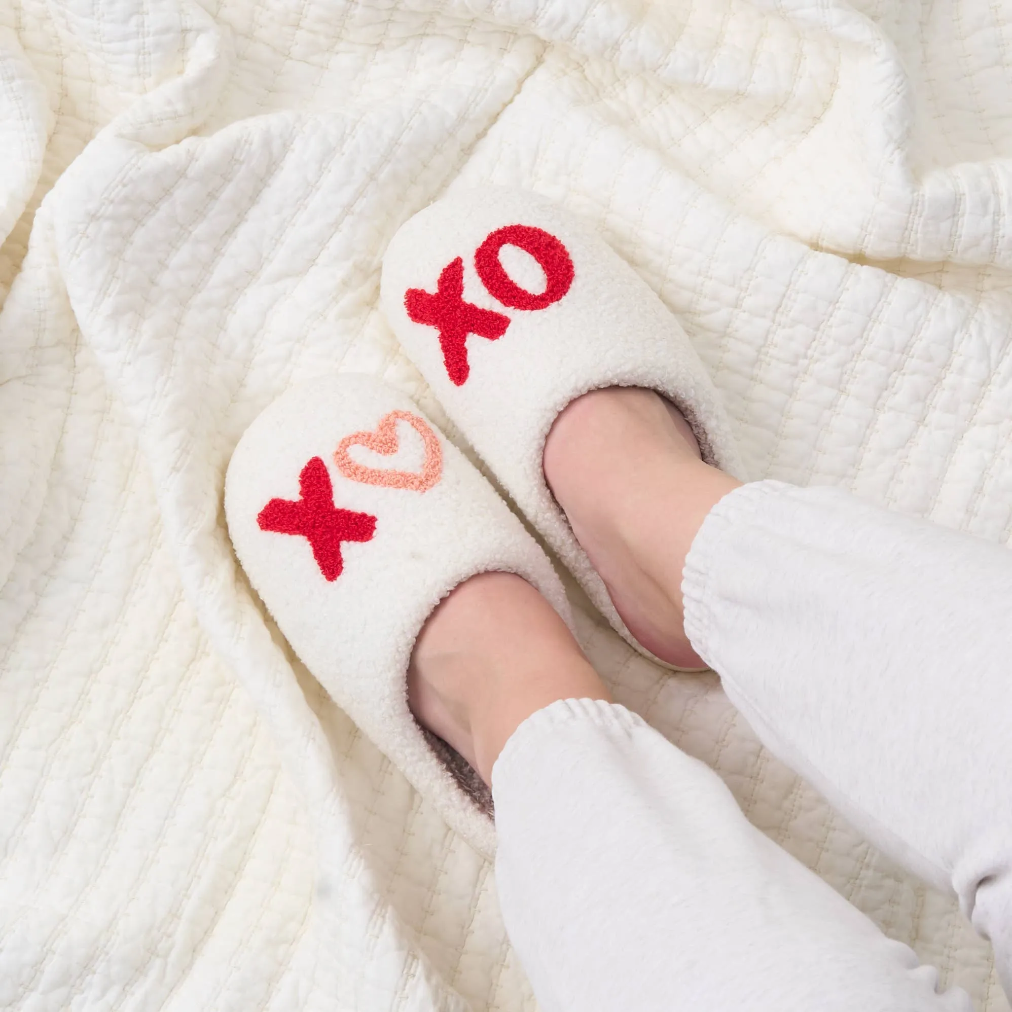 Fuzzy Slippers - XOXO *final sale