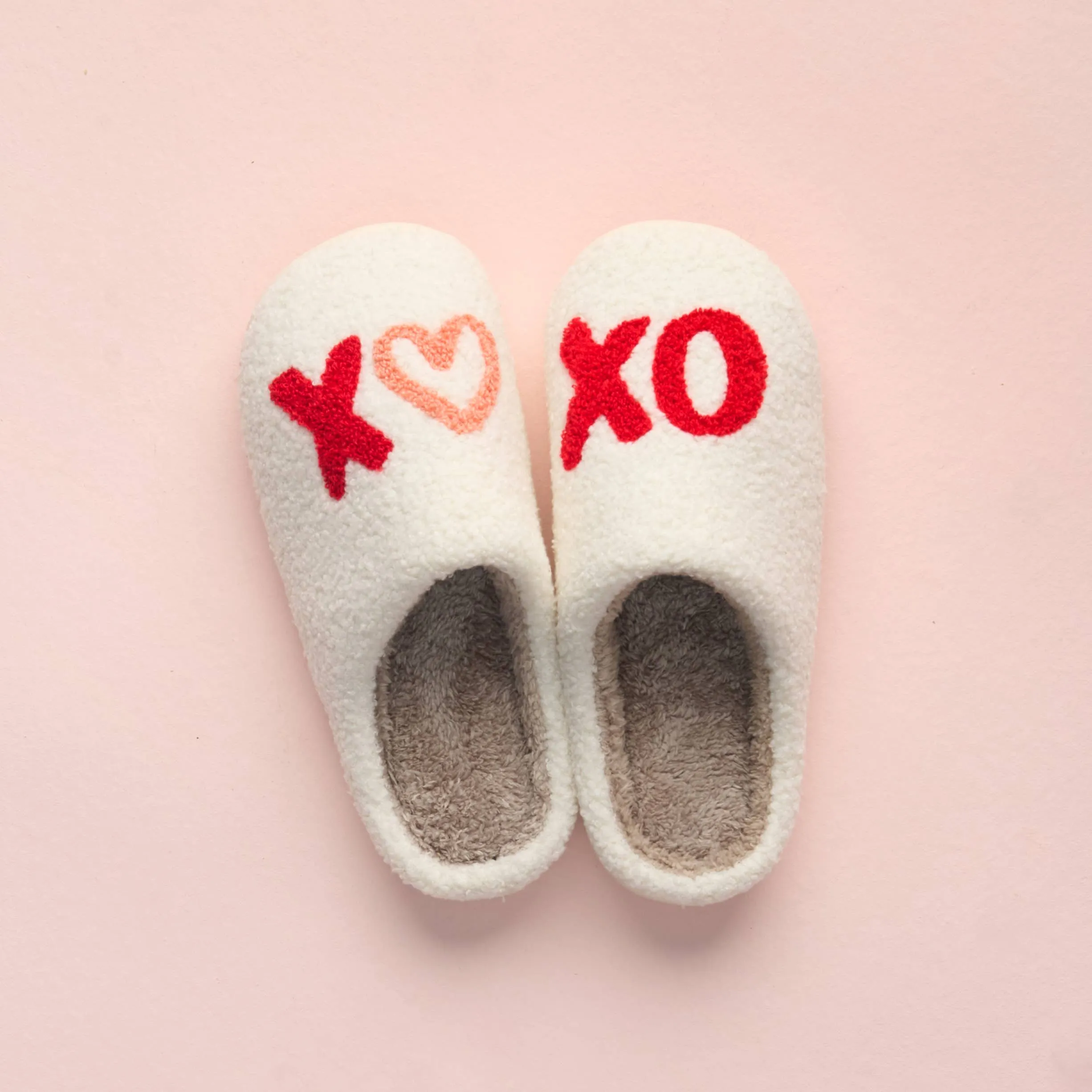 Fuzzy Slippers - XOXO *final sale