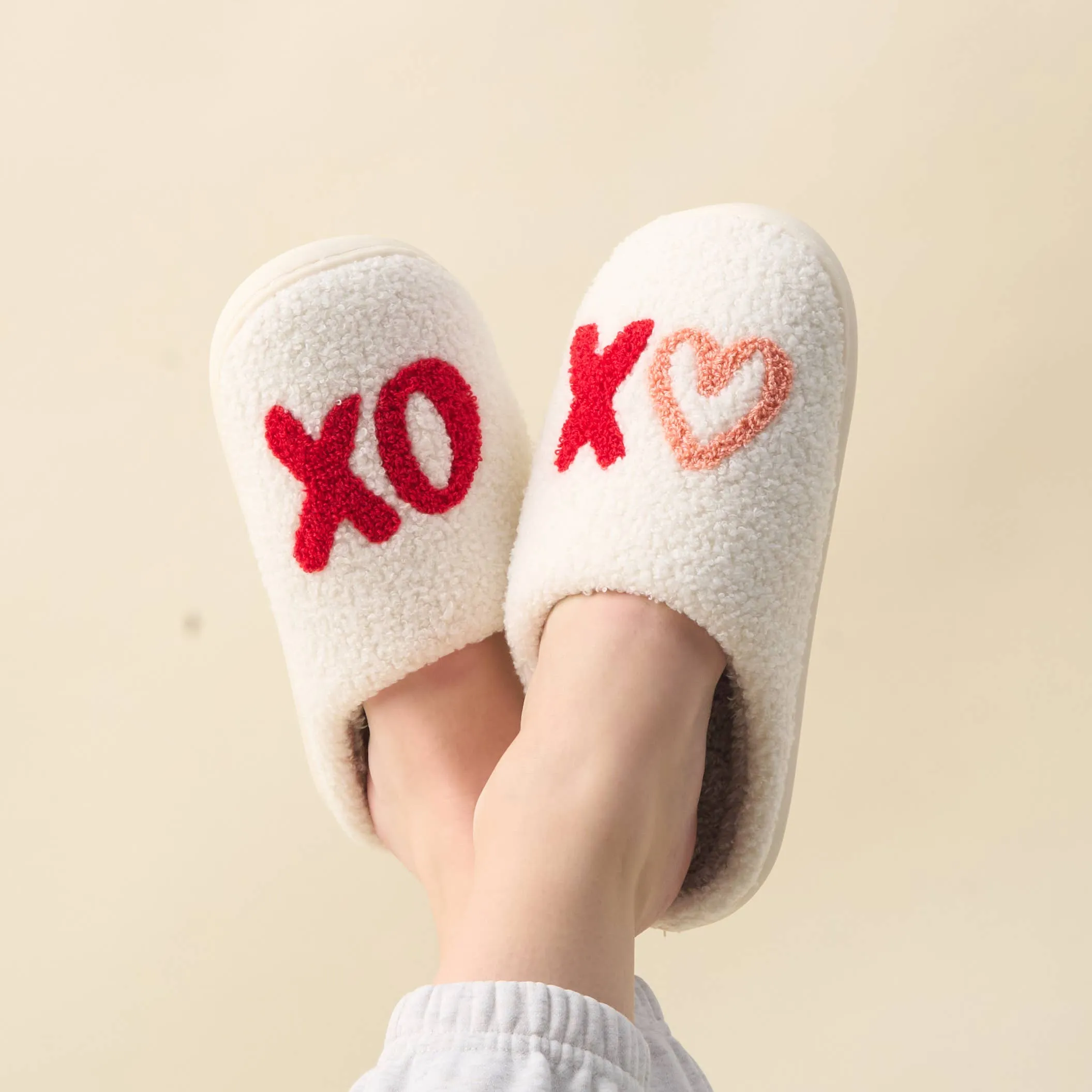 Fuzzy Slippers - XOXO *final sale