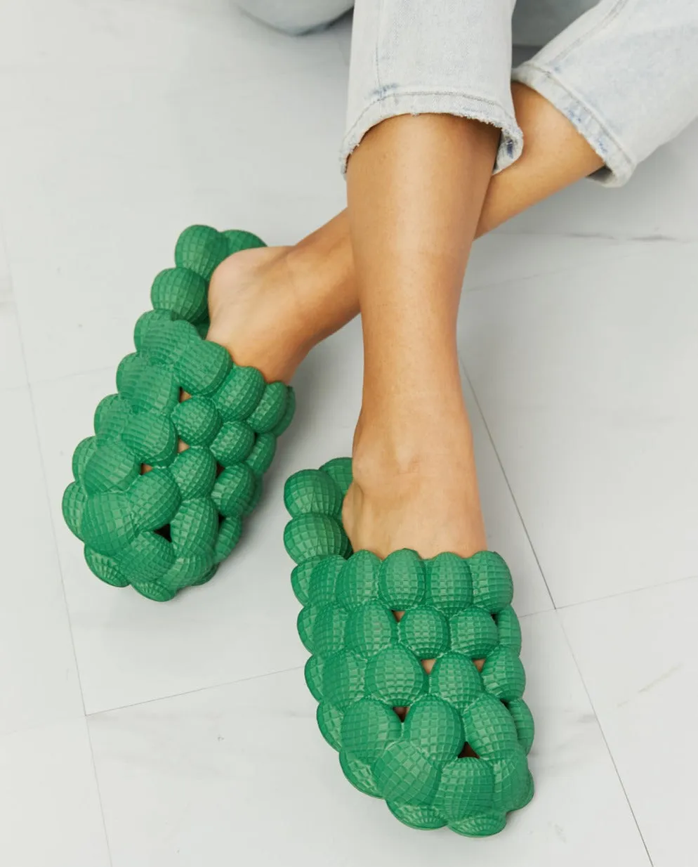 Laid Back Bubble Slides | Green