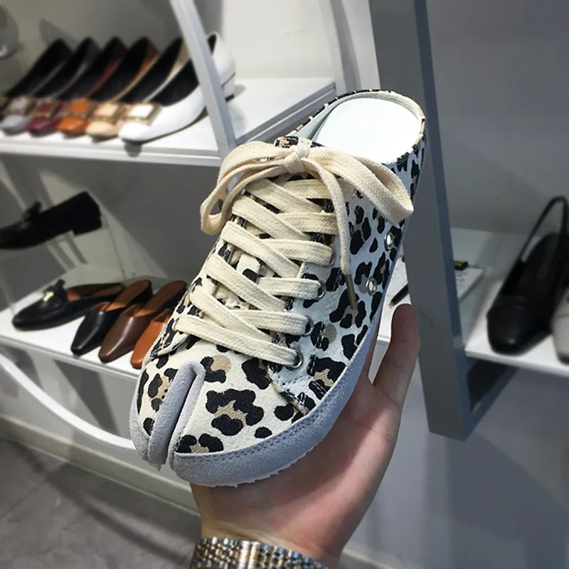 LUXE SEVEN DESIGN WIDE FIT SLIP ON TRAINER
